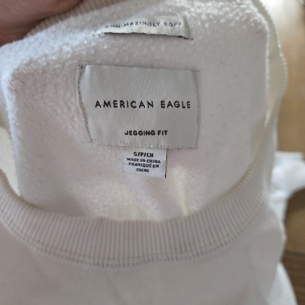 American Eagle Outfitters White Crewneck Sweater - Picture 2 of 3